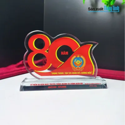 Bộ biểu trưng thủy tinh dáng số
