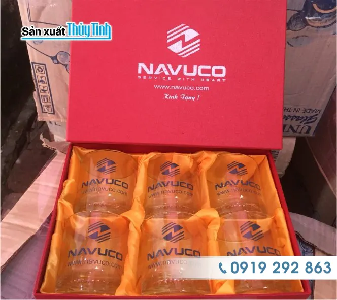 ly thủy tinh quà tặng in logo theo yêu cầu