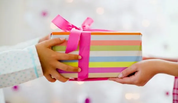 Báo giá quà tặng 20/10 cho nhân viên công ty từ bộ ly thuỷ tinh in logo