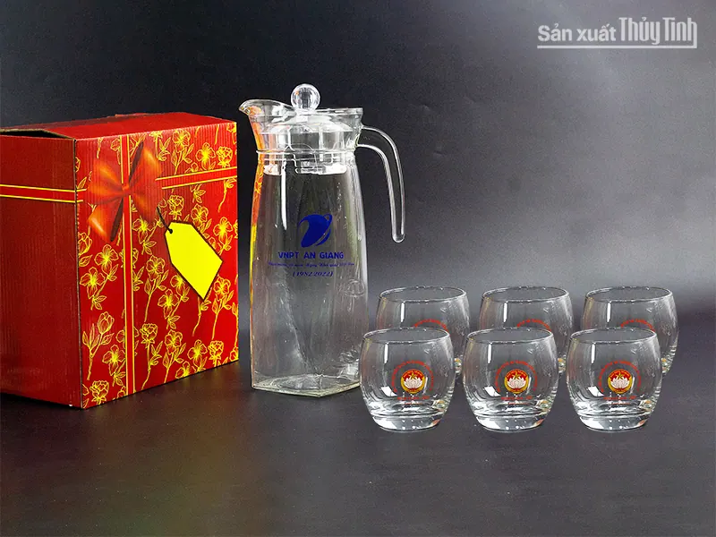 Quà tặng 8-3 cho nhân viên nữ