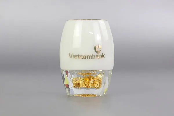 Ly thủy tinh mạ vàng