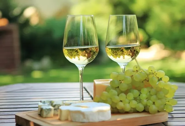 Bộ ly uống rượu vang pha lê cao cấp làm quà tặng đối tác, quà tặng khách hàng cuối năm