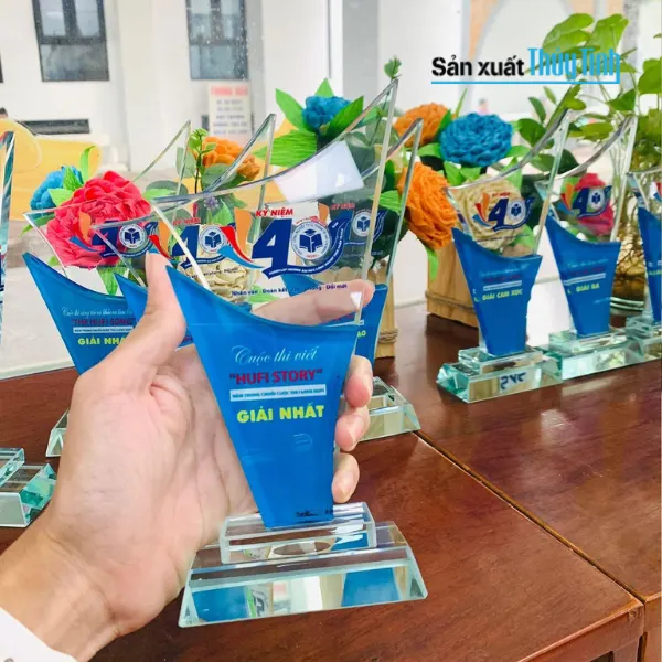 Biểu trưng vinh danh cho doanh nghiệp: nâng tầm thương hiệu - khẳng định vị thế