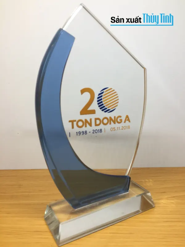 Biểu trưng vinh danh cho doanh nghiệp: nâng tầm thương hiệu - khẳng định vị thế