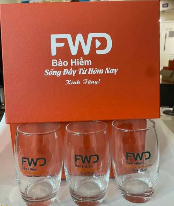 In logo lên ly thủy tinh bền màu, sắc nét theo yêu cầu, địa chỉ cung cấp ly thủy tinh in logo chất lượng giá tốt tại TPHCM