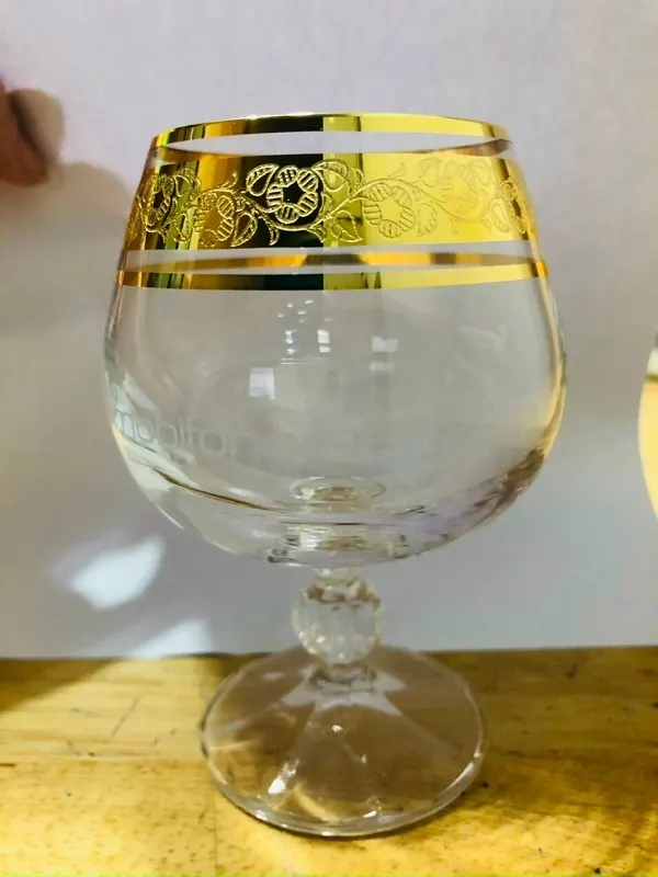 Ly thủy tinh mạ vàng