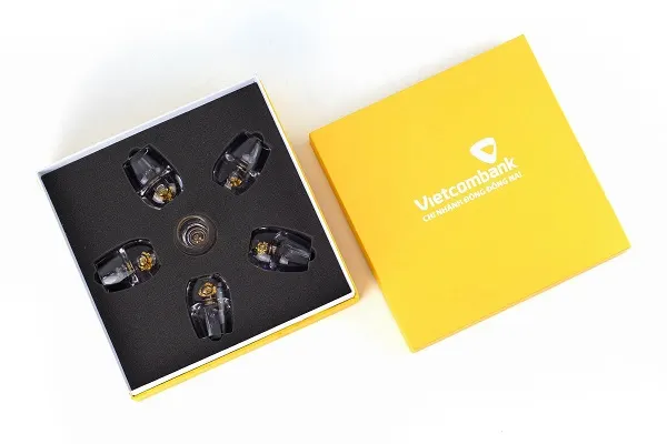 Cung cấp quà tặng pha lê cao cấp làm quà tặng doanh nghiệp, khách hàng, đối tác VIP