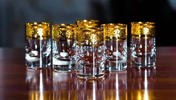 Top ly uống rượu vang giá tốt quà tặng 20/10 cho khách hàng 2023