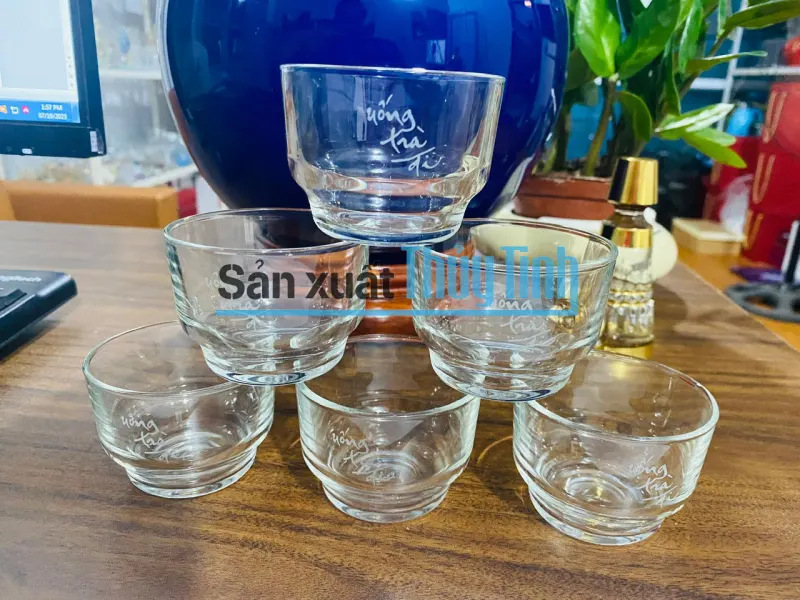 in cốc thủy tinh  theo yêu cầu