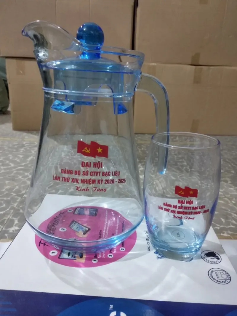 Tổng hợp các mẫu bộ bình ly thủy tinh cao cấp làm quà tặng 8/3 cho doanh nghiệp