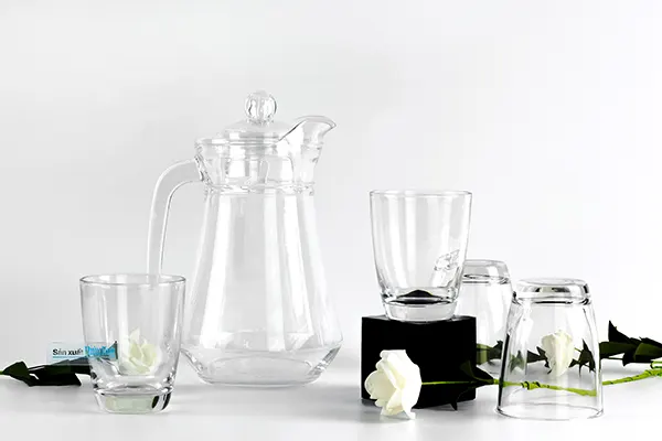Mua quà sinh nhật cho nhân viên công ty in logo từ thủy tinh