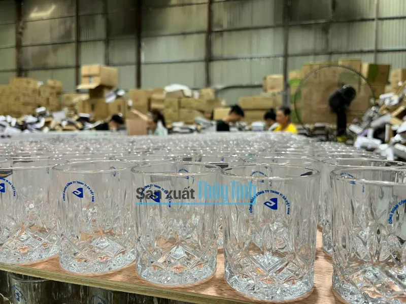 quà tặng quảng cáo ly thủy tinh in logo